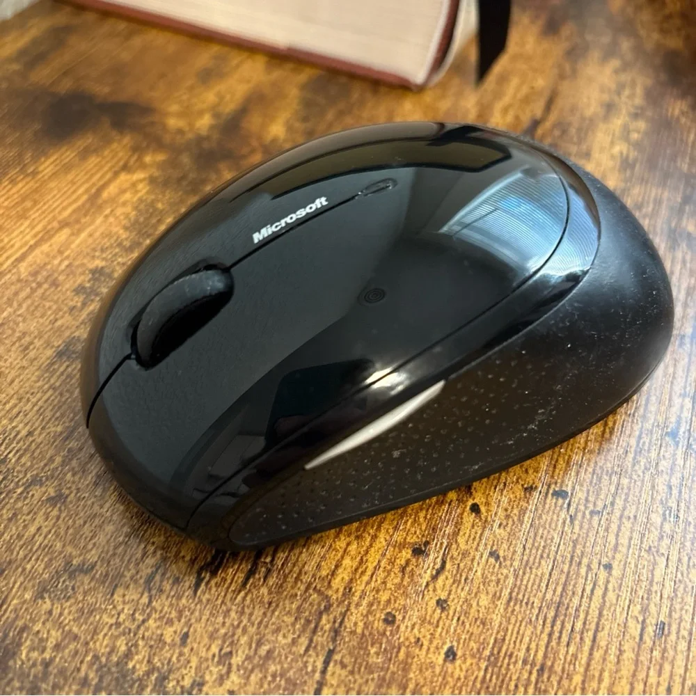 Microsoft Wireless Black Mouse No USB
